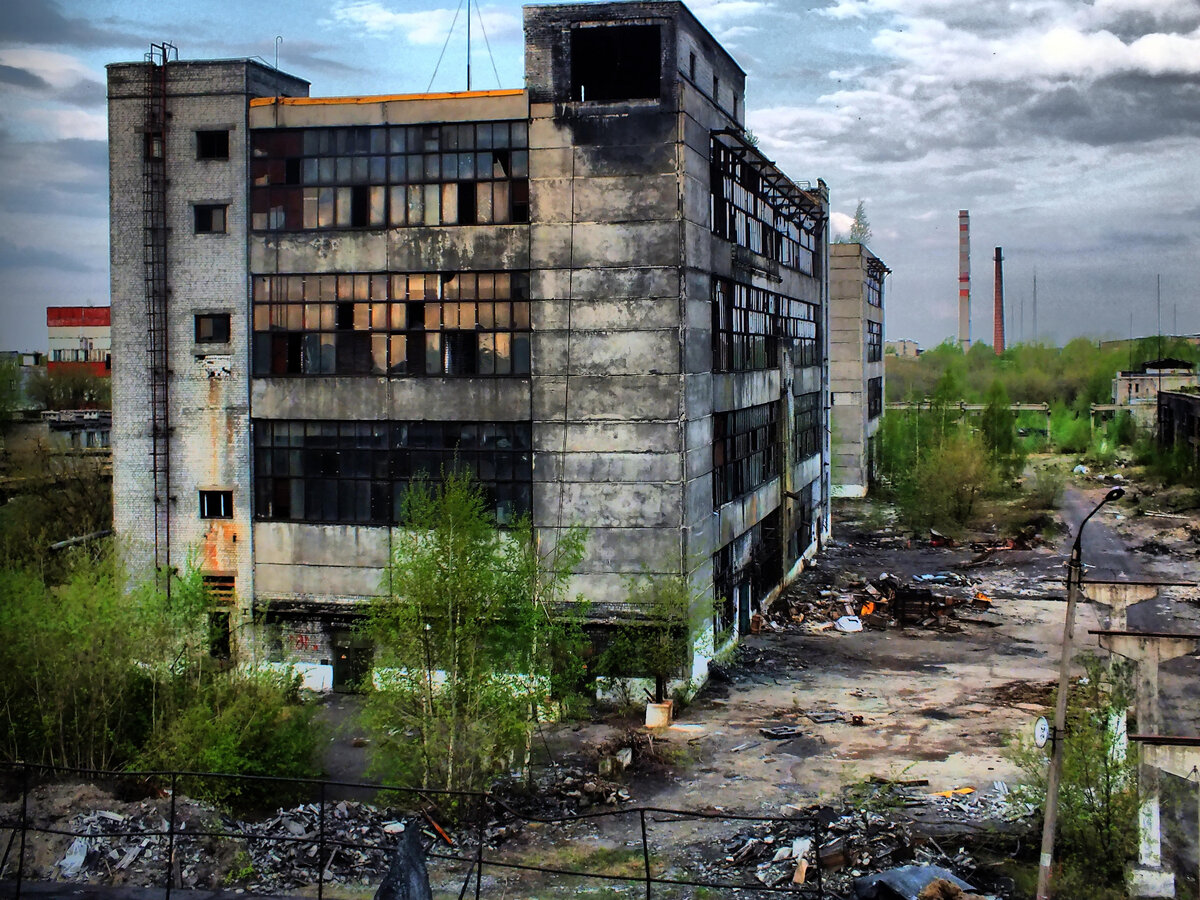 завод большевик одесса. заброшка завод россия. завод антонов украина разруха. разрушенный завод. разрушенный завод 90 в рф.