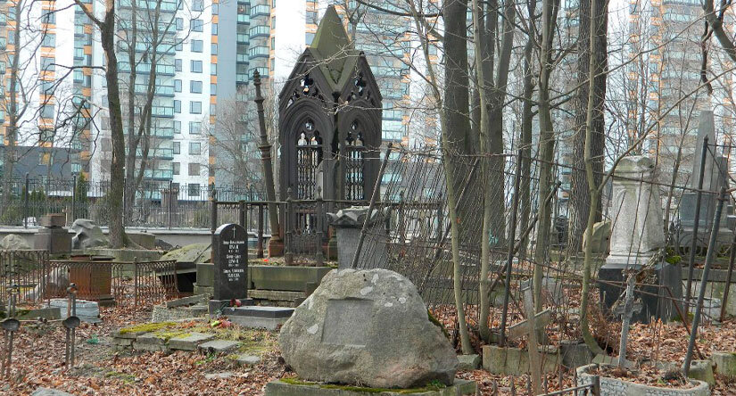 А на кладбище все спокойненько…