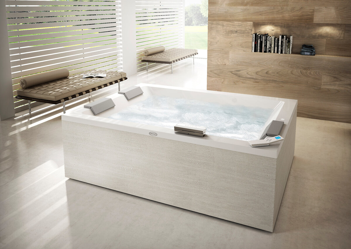  Jacuzzi Sharp Extra, фото компании BathSTUDIO