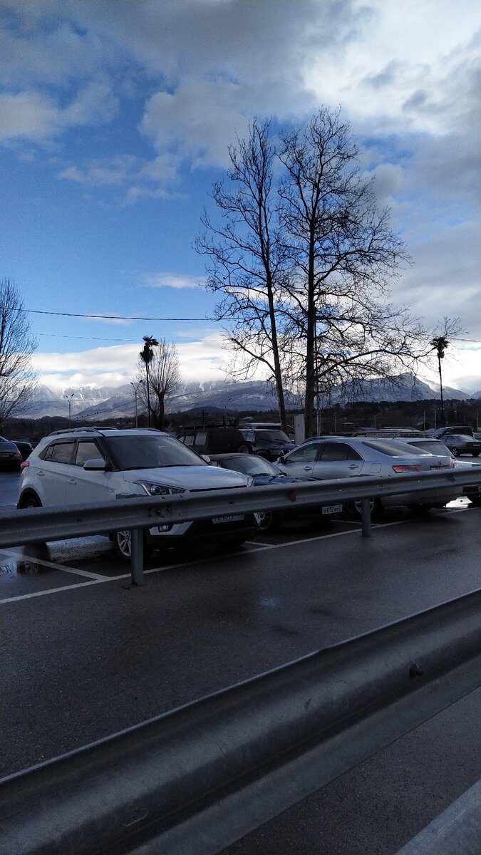 Горы ранней весной на КПП Псоу