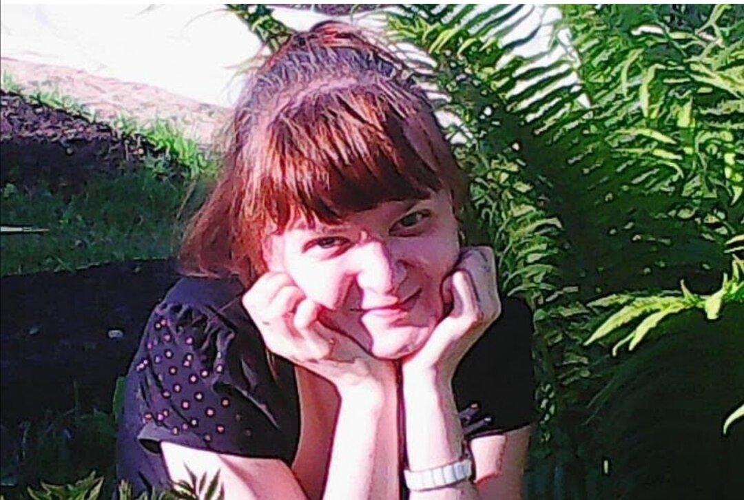 Галерею молодых, умерших с положительным тестом на covid-19, открывает 30-летняя питерская медсестра Маша Тышко, по официальной версии у нее остановилось сердце, обещанного от губернатора миллиона (семье умершего медика от ковида в СПб) ее маме скорее всего не дадут (фото из газеты "Комсомольская правда") 