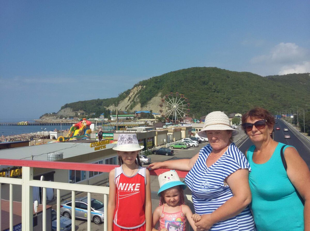  вот таким  составом мы  ездили в Крым (фото из личного архива)