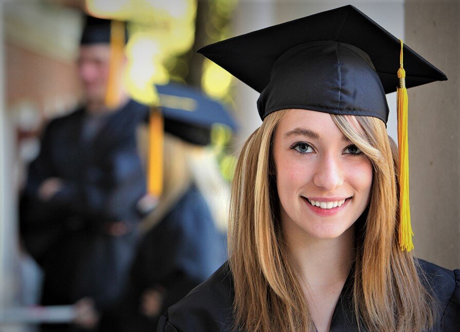 На самом деле, обучение в колледже сильно сокращает время и силы: как тем, кто планировал идти работать, так и тем, кто хотел поступать в ВУЗ