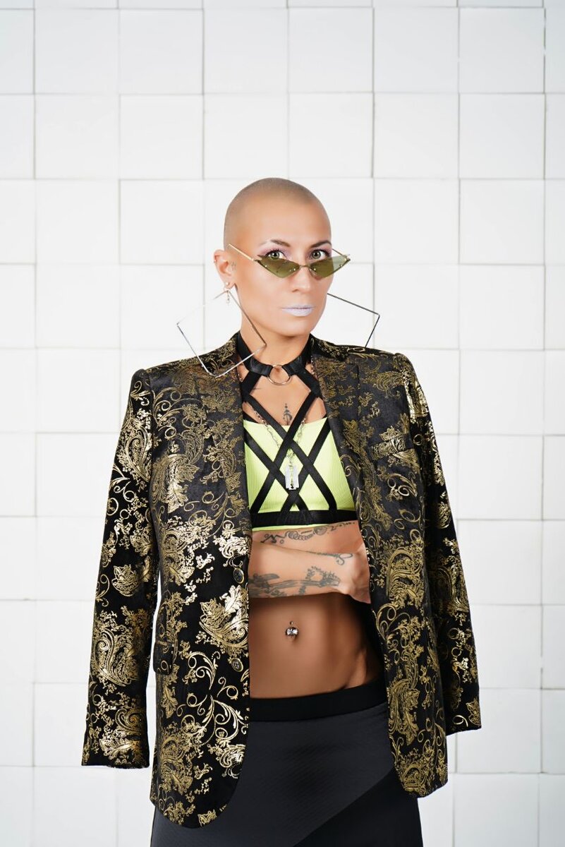 Одна из недавних фотосессия для глянцевого журнала.