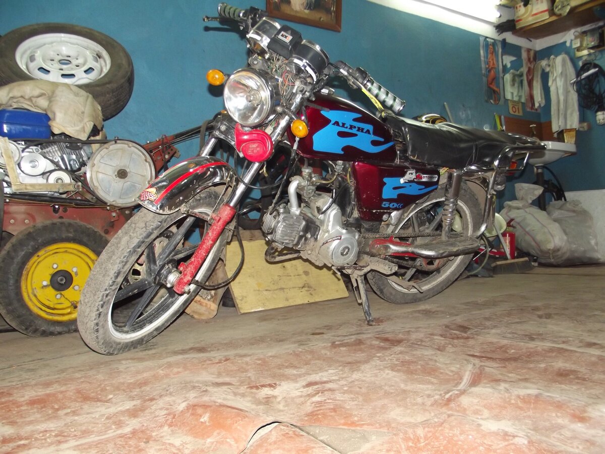 Альфа была моя мечта я не вылазил с гарожа я там жил,ел и даже было дело чуть не женился,приходя в школу от меня пахло не шанелью а АИ-92» но меня это не смущало так как был мопед но время шло и вот я продал свою мечту за 20,000руб 