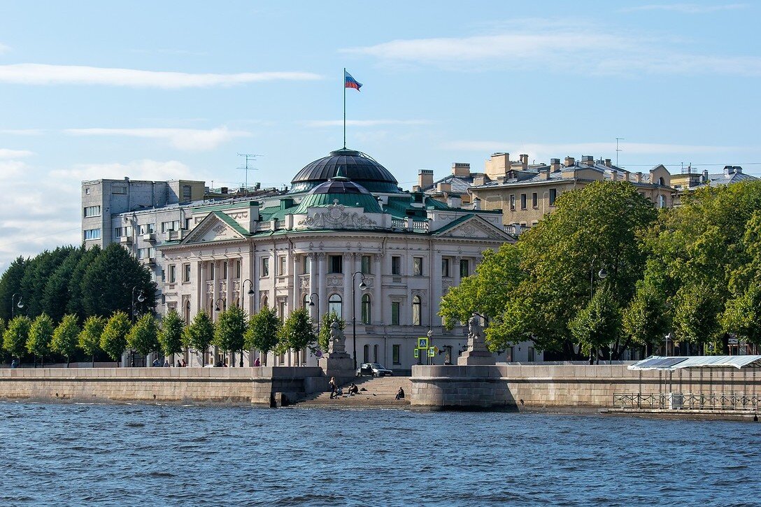 Петровская набережная, одна из первых улиц Санкт-Петербурга | Маленькие  прогулки | Дзен