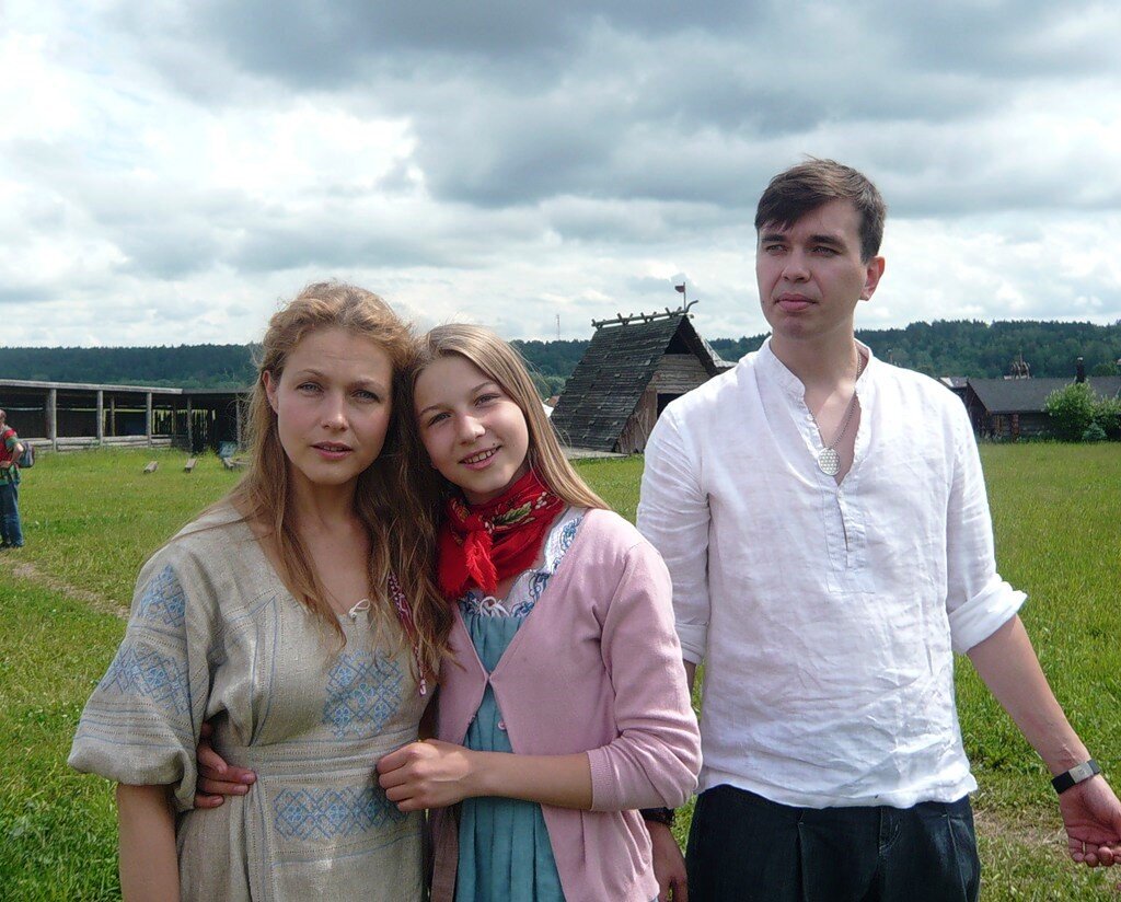 актриса эльвира болгова муж. мужья эльвиры болговой фото. эльвира болгова муж дети. сокольский кирилл и болгова. кирилл сокольский муж болговой.