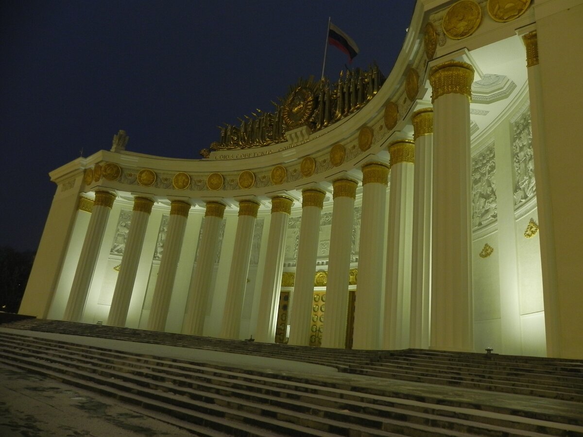 Центральный павильон №1 - встретит Вас у центрального входа