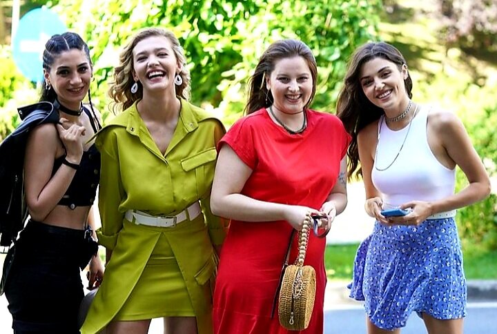 Все подружки. Фото: Instagram @secalkapimi