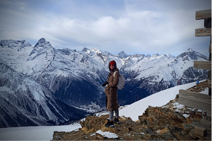 завораживающие виды на горы в Домбае