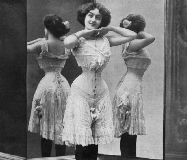 Панталоны - основное белье XIX века.