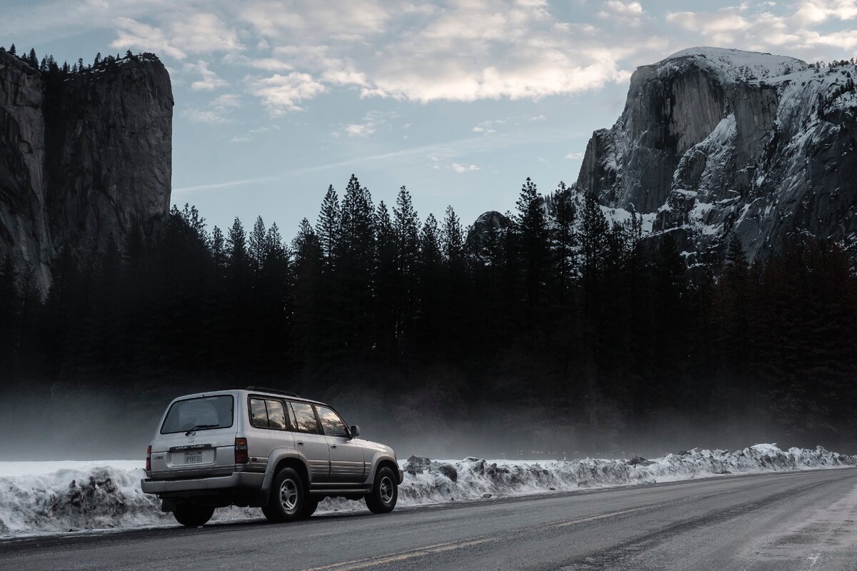 Land Cruiser. Фото сделал Emmanuel Maceda из Unsplash.com