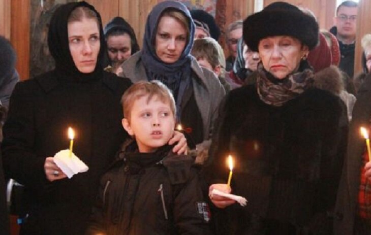 Вместе в жизни - вместе на похоронах... Фото из открытых источников