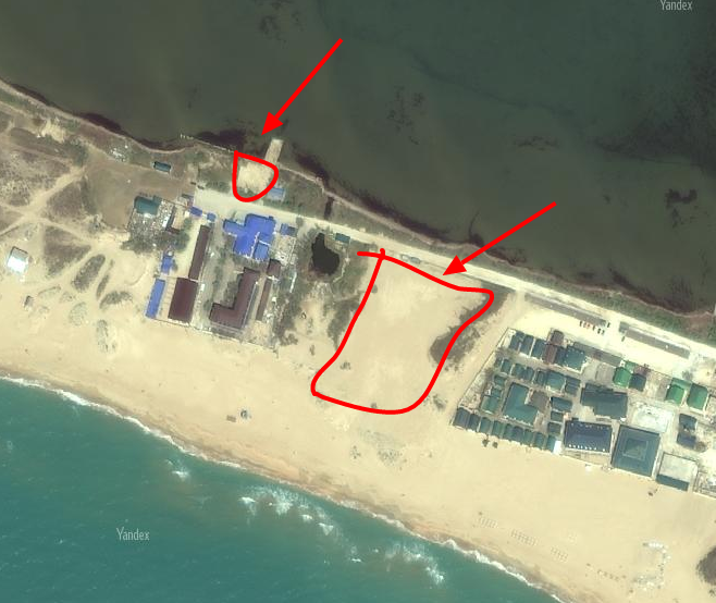 Платные парковки выделены красным