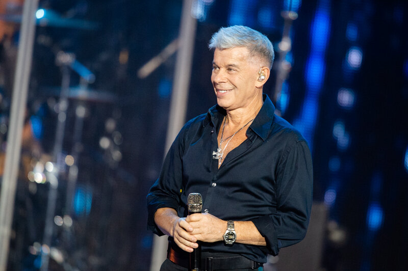  Олег Газманов
