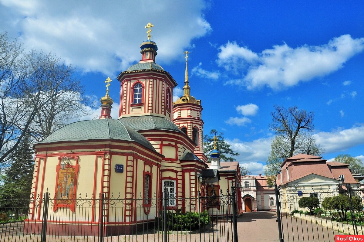 Алтуфьевский храм воздвижения креста. Храм Воздвижения Креста Господня в Москве. Храм Крестовоздвижения в Алтуфьево.