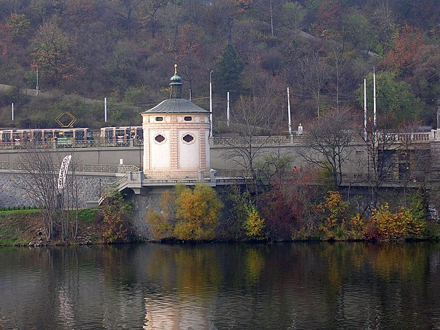 Часовня на набережной (фото с "Википедии")