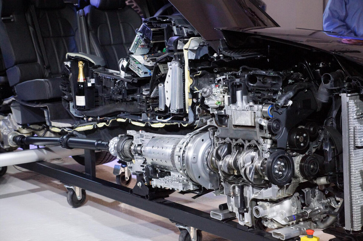 Land Rover – Range Rover New York Auto Show 13 