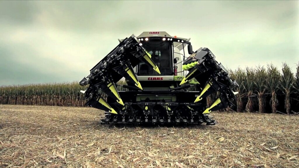 Жатка для уборки кукурузы на зерно OLIMAC Drago GT в сложенном состоянии 