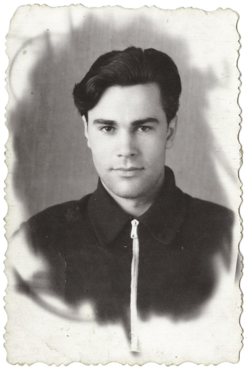 Послевоенная фотография. Официальная.