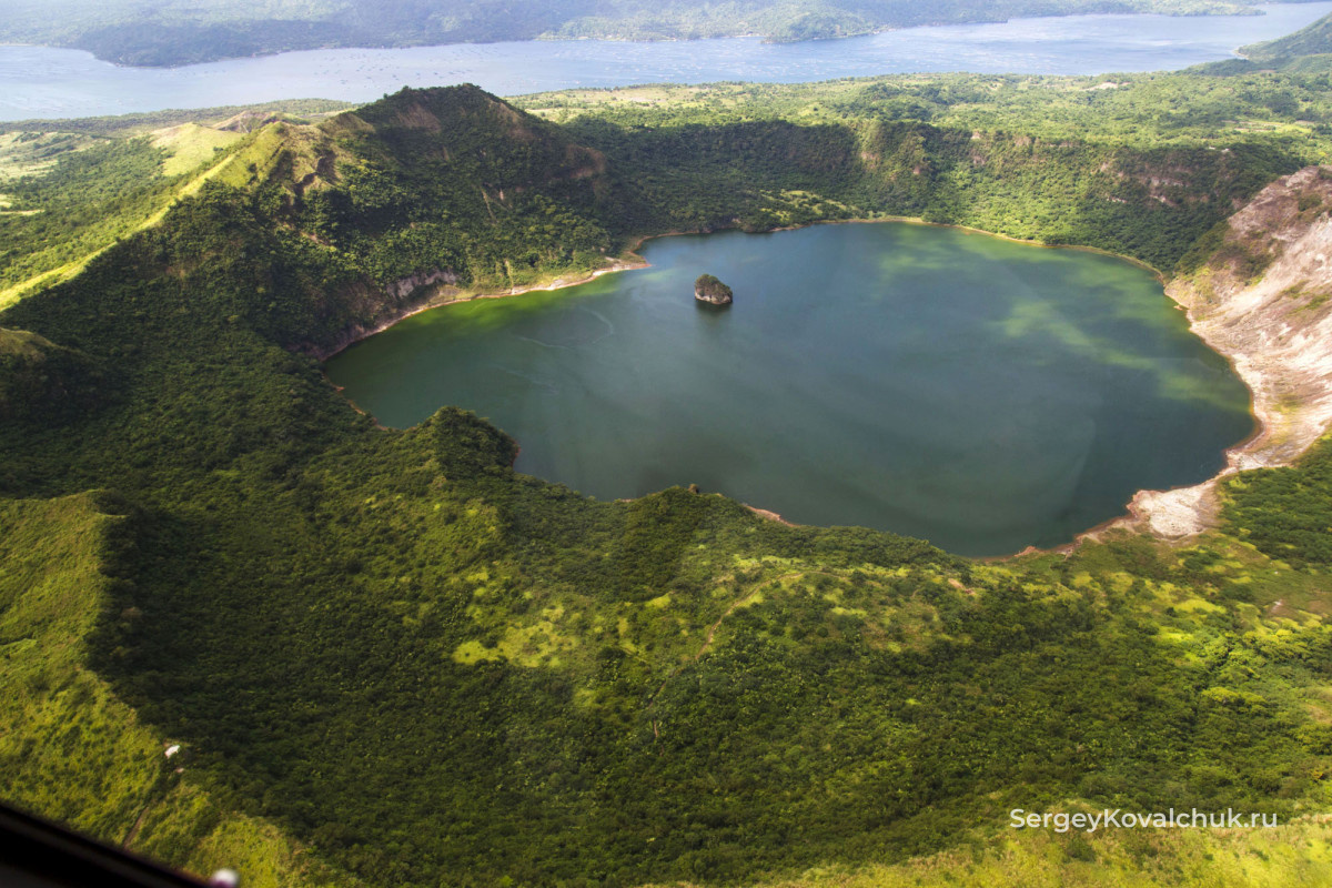 https://sergeykovalchuk.ru/articles/filippiny%2Fostrov-luson%2Fvulkan-i-ozero-taal