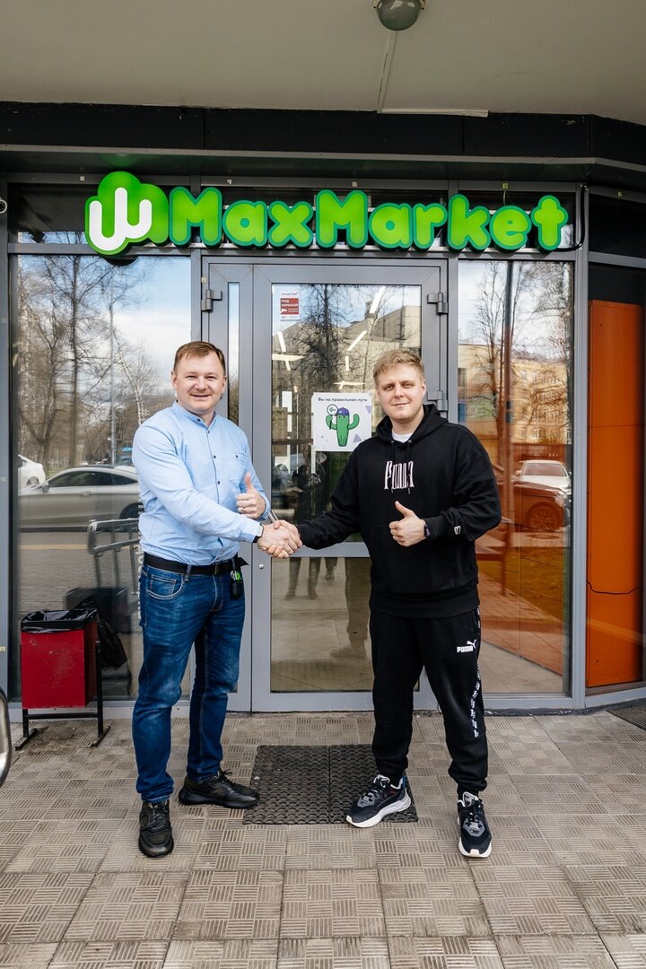 Генеральный директор MaxMarket, Ильин Максим Игоревич, на открытии нового ПВЗ.