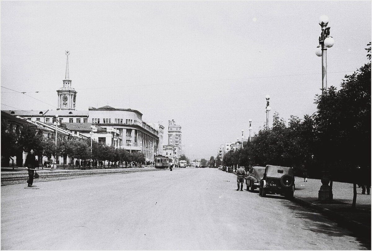 Екатеринбург исторические фото. 8 Марта Екатеринбург Свердловск. Екатеринбург в 1956. Город Свердловск, 1956-й год. Улица Малышева. Свердловск 1920.