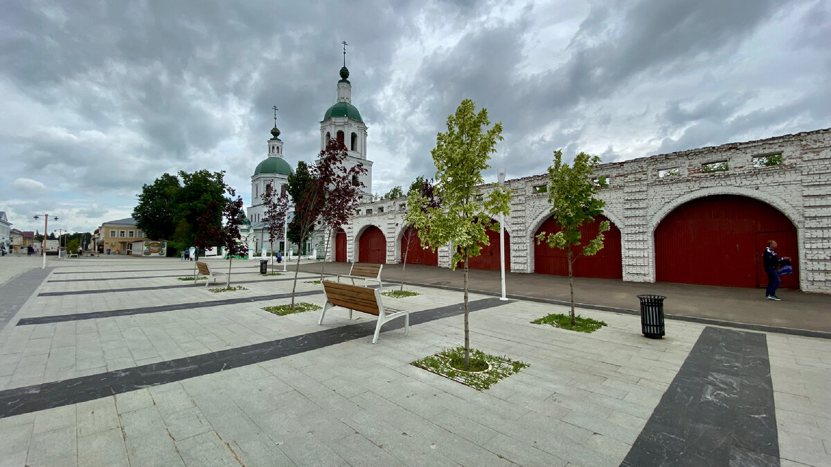 Вид на преобразившуюся центральную площадь (фото автора)