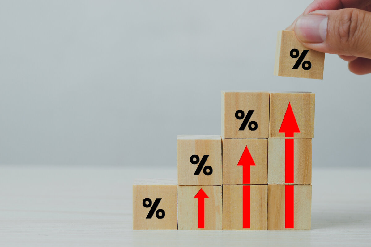    Премия за риск как основа расчета дисконтирования используется в методах кумулятивного построения и оценки капитальных активов