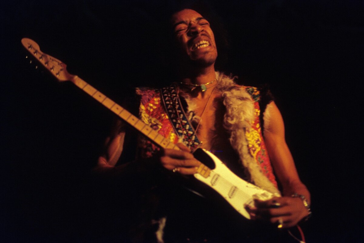 Джими юрин. Jimi Hendrix on Stage. Jimi Hendrix Live. Лучшие гитаристы всех времен. Jimi Hendrix Electric Ladyland.