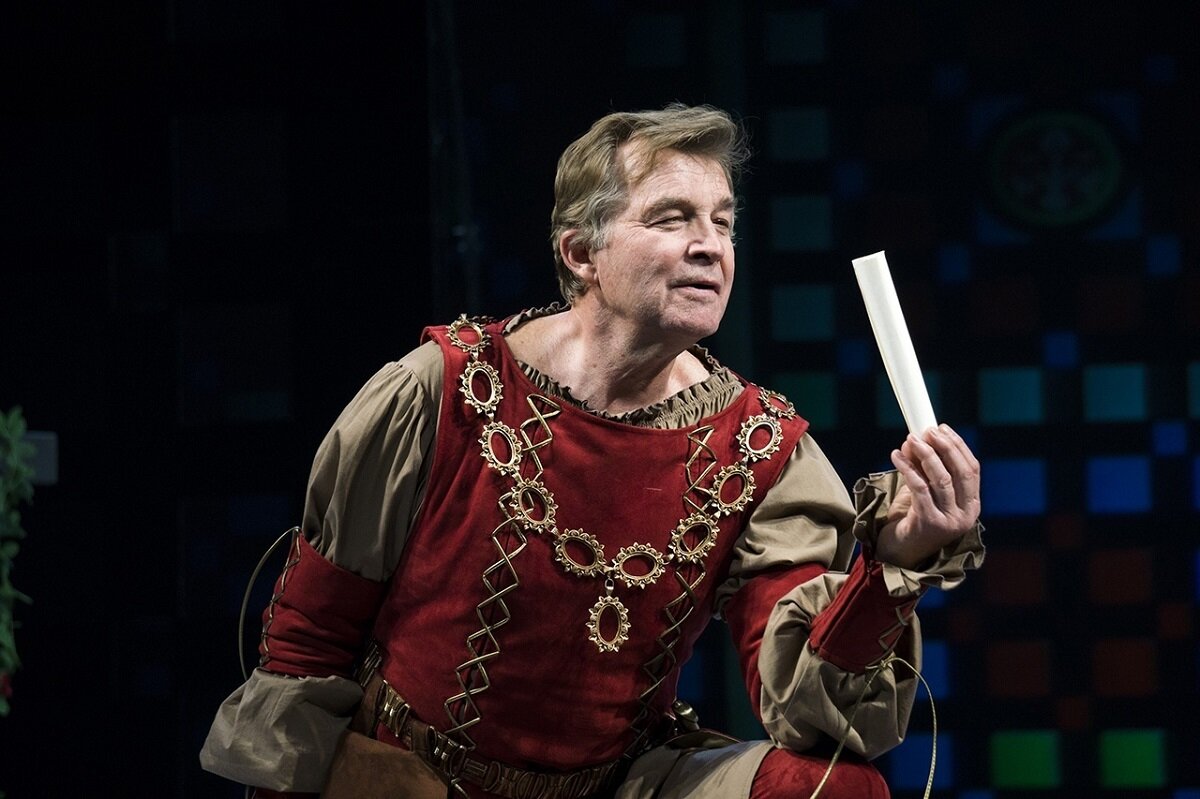 Владимир Борисов в спектакле "Лев зимой" источник: kino-teatr.ru