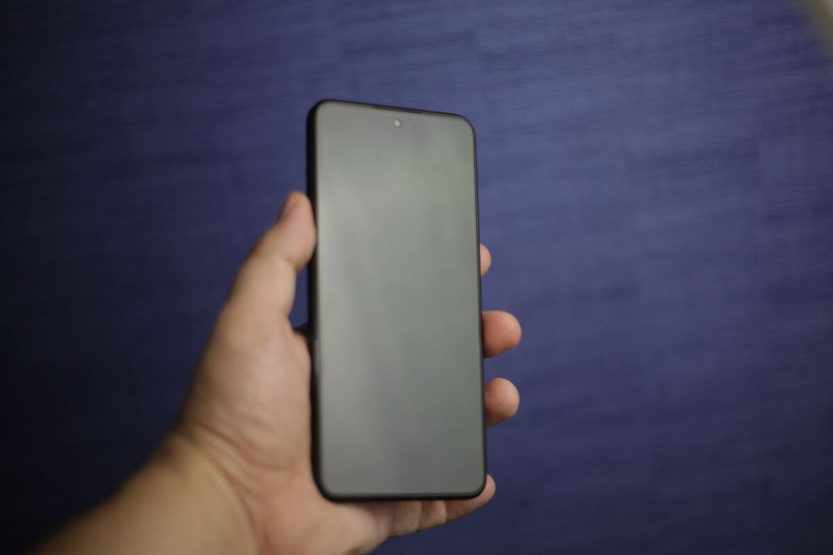    Первые фотографии и характеристики смартфона на российской ОС Rosa Mobile [ФОТО]