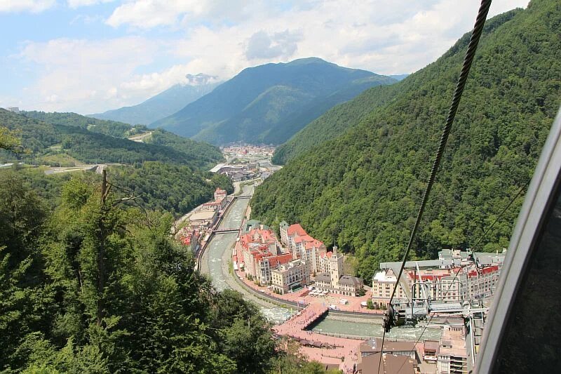 Красная поляна смотровая. Прогулка по красной поляне. Красная поляна обзорная экскурсия. Красная поляна сочи экскурсии. Красная поляна сочи на английском.