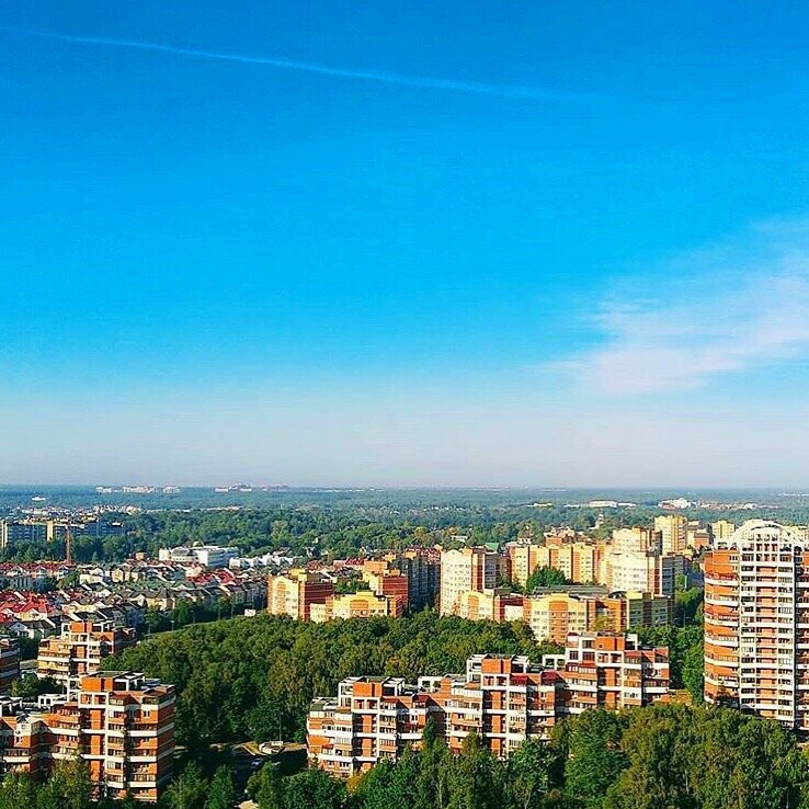 Вот такая красота открывается с высоты многоэтажного дома. 