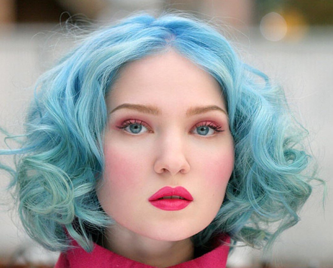 Почему девочки красят волосы в синий цвет