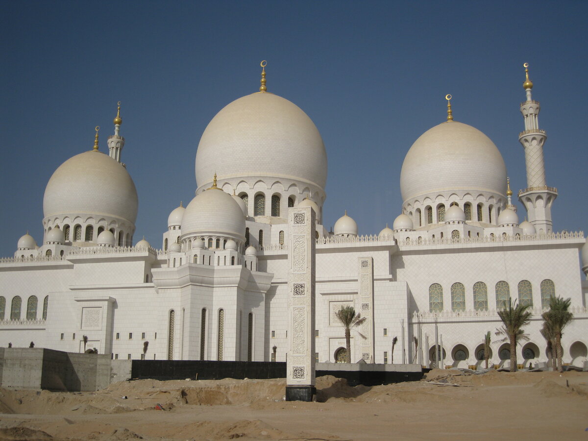 мечеть шейха Зайда. Фото с сайта www.белогуров.рус   