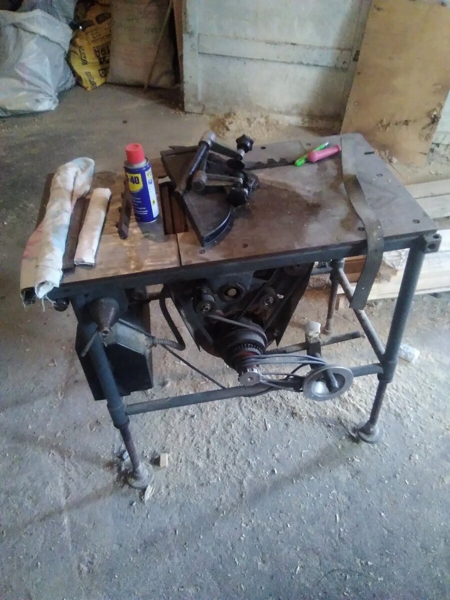 Станок попался мне случайно.. И незамедлительно был выкуплен, как весьма удачный вариант за весьма незначительные деньги..