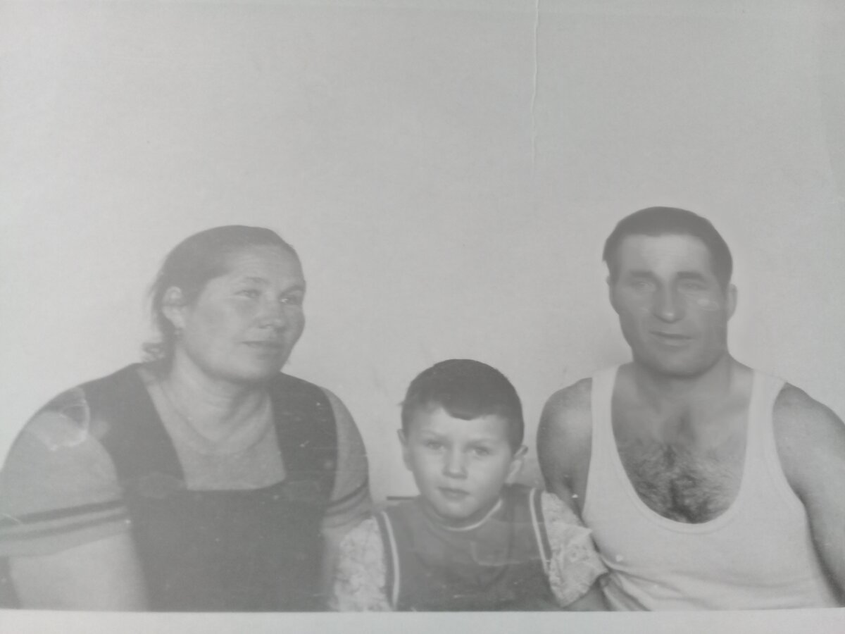  С бабушкой и дедом.Простой советский пацан. 