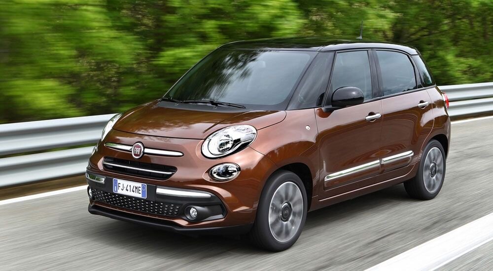  Fiat 500L  (новый Фиат 500Л) официально представлен итальянским производителем. Опубликованы фото Fiat 500L, видео обзор, комплектация.