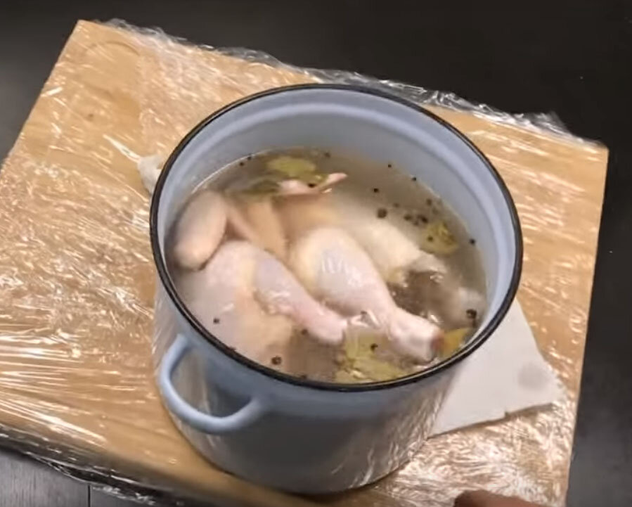 Курица в бульоне