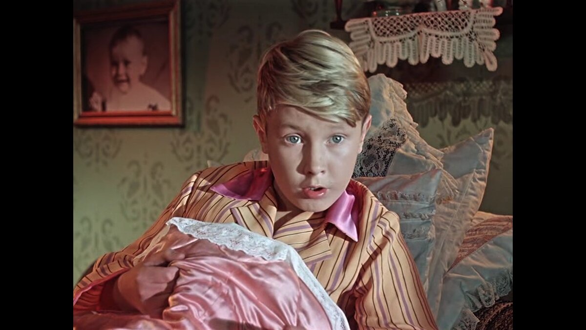 кадры из старика хоттабыча в санатории орджоникидзе. старик хоттабыч фильм 1956. старик хоттабыч лагин лазарь иосифович книга. лагин л. старик хоттабыч фильм 1956.