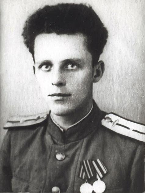 Борис Васильев в молодости