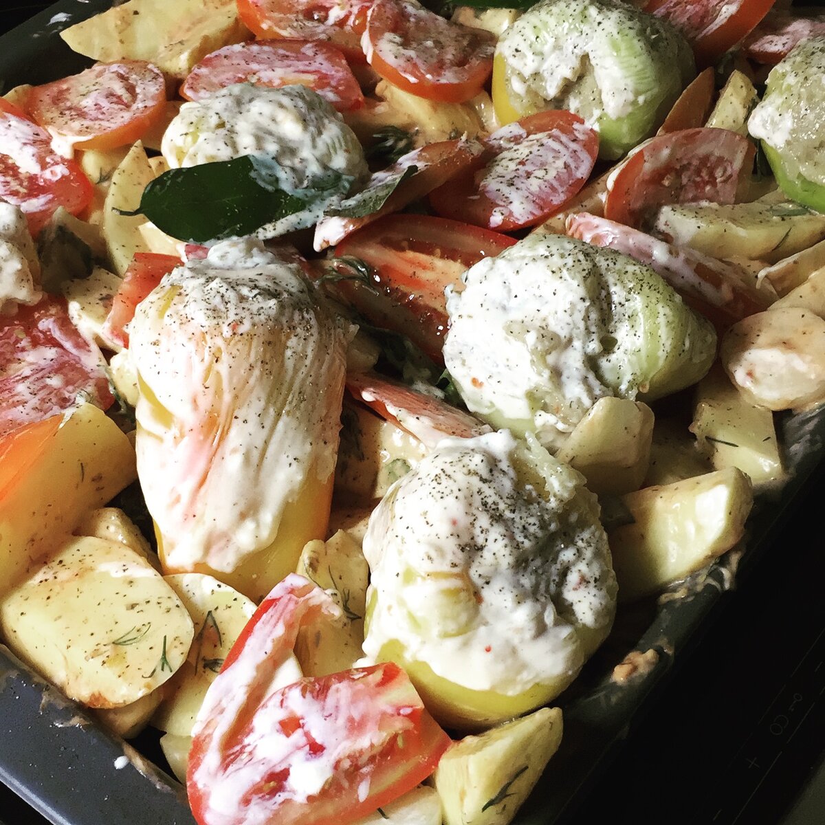 (Фаршированные перцы с картофелем на противне /фото автора)