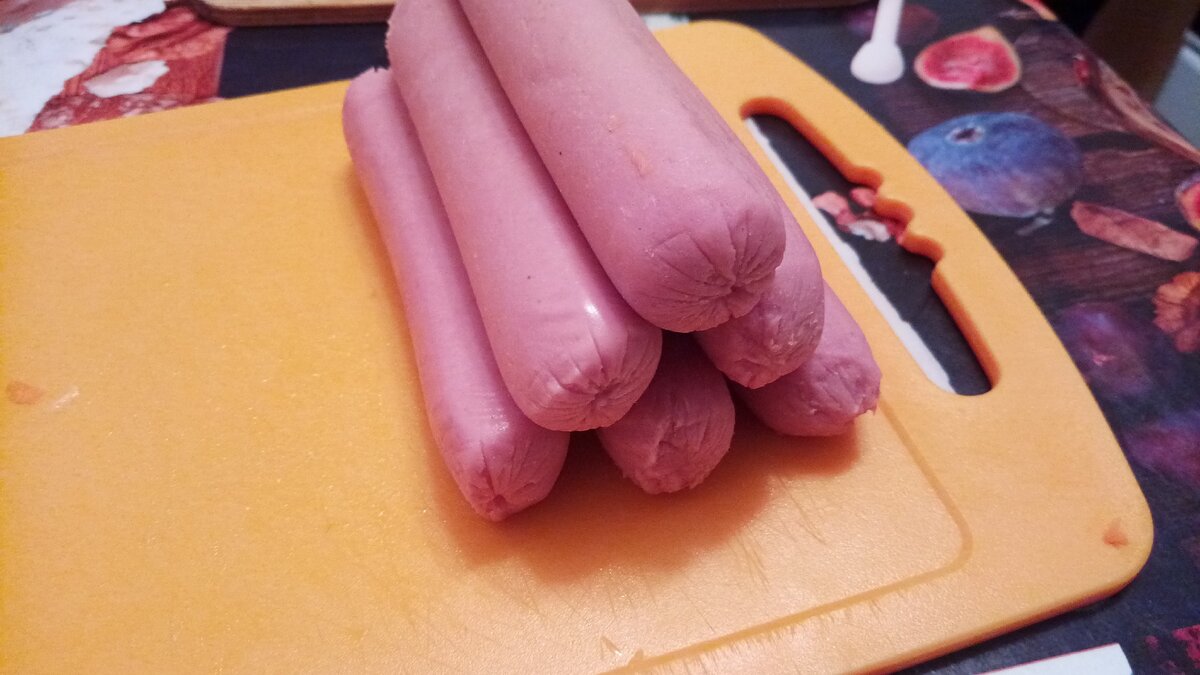 Сосиски "Красная цена".