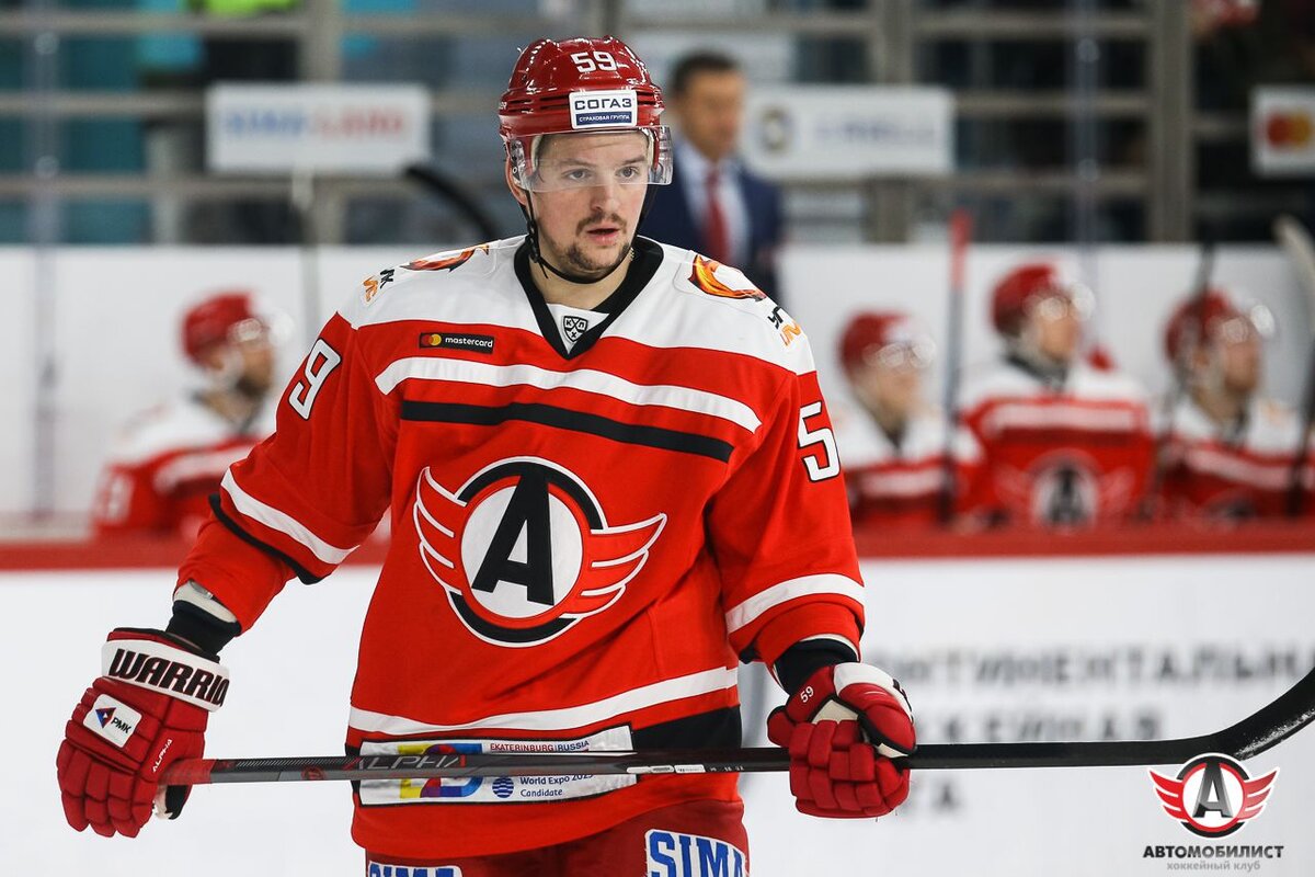 защитник Иван Вишневский