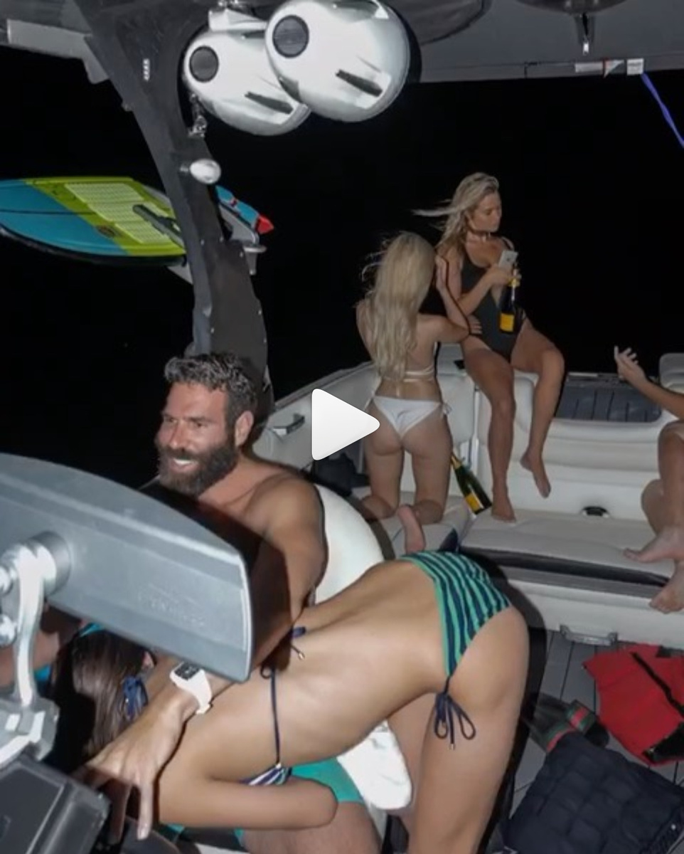 В качке легко уронить, например, серёжку так, что трудно найти.