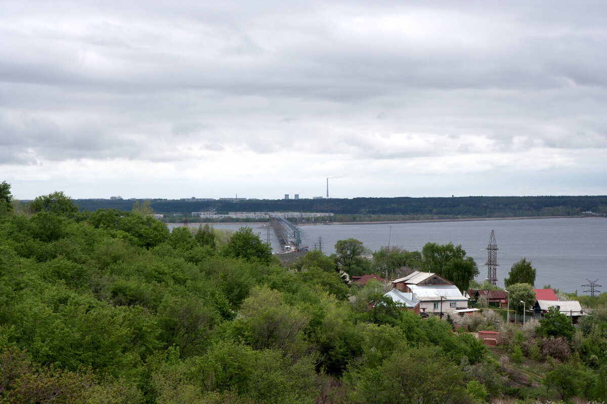 Вид на мост через Волгу и Заволжский район Ульяновска