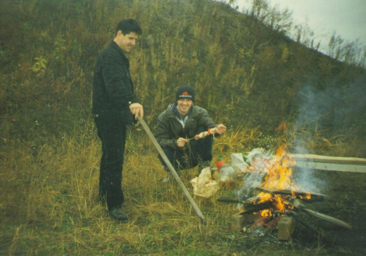 Парни очень похожи на Игоря и Гошу... листайте галерею.