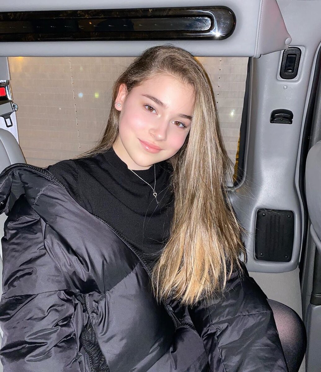 Микелла Абрамова // https://www.instagram.com/mikellaabramova/