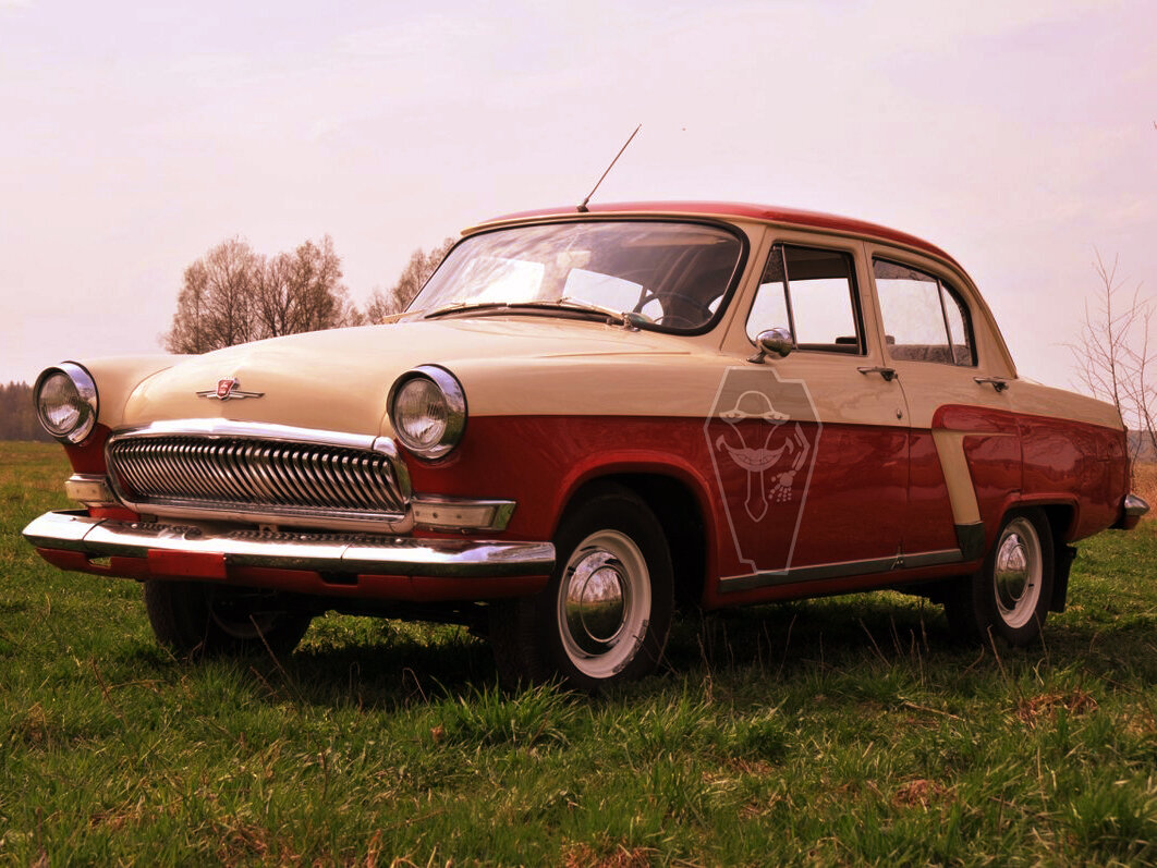 Вот такая была Волга у деда.